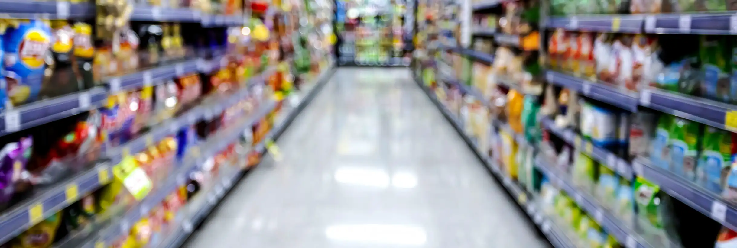 Indústria de alimentos e bebidas registra recorde no uso de plásticos reciclados.