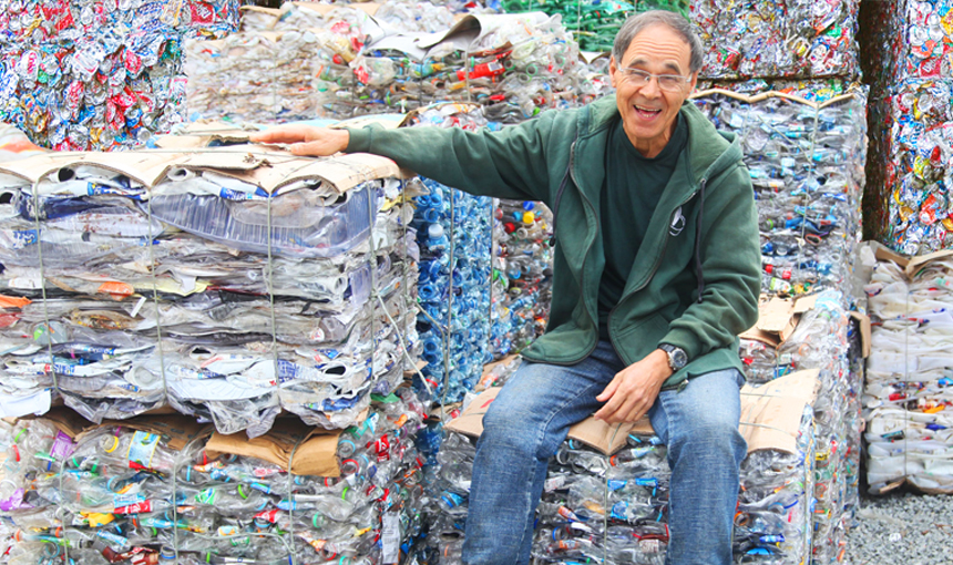 YouGreen Cooperativa, colaborador com fardos de plástico reciclado