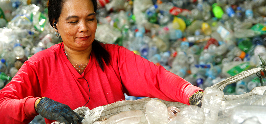 Como reciclar mais plásticos