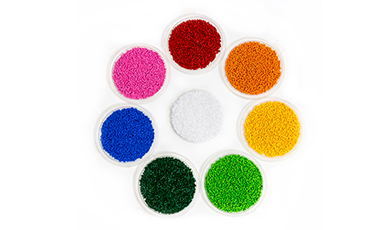 Cor e beleza em produtos plásticos.