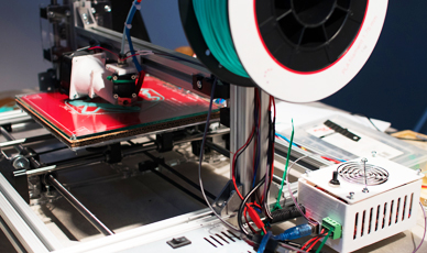 PlastCoLab - O plástico e o movimento maker