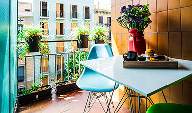 O plástico deixa o seu jardim ou terraço mais colorido e moderno.